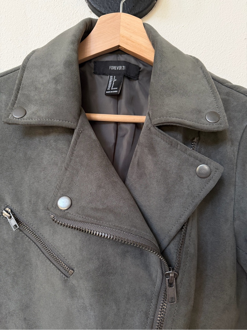 FOREVER 21 Olive Green Suede Moto Jacket - Picture 3 of 6